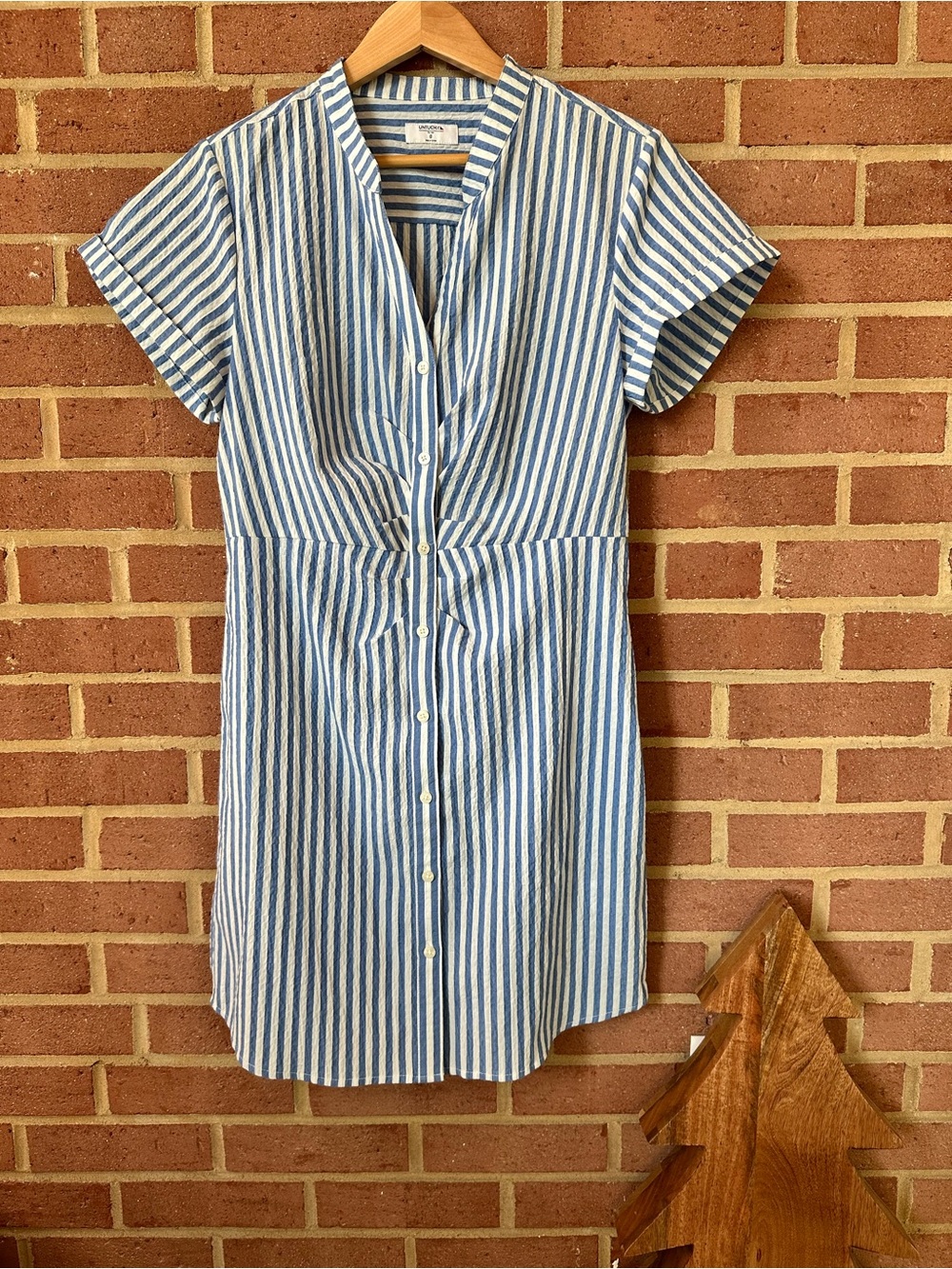 UNTUCKit Blue & White Seersucker Striped Button-Front Midi Dress